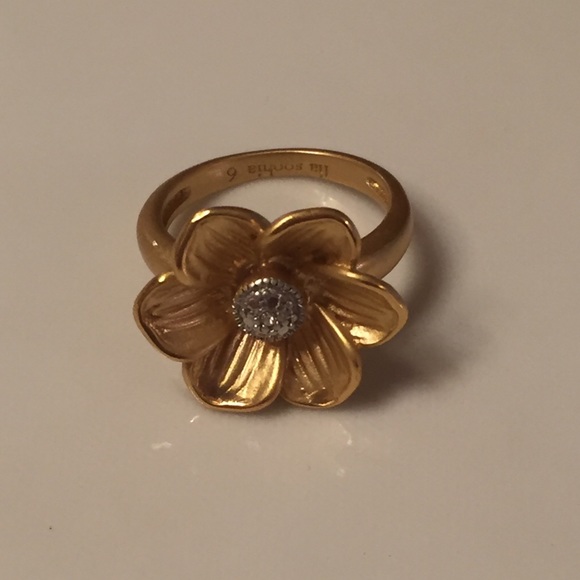 Lia Sophia Flower Ring - Picture 1 of 4